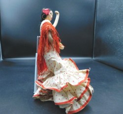 roldan red dot dancer side